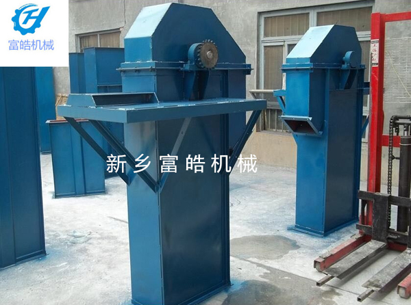 斗式提升機結(jié)構(gòu)簡單，維護方便，依靠膠帶固定