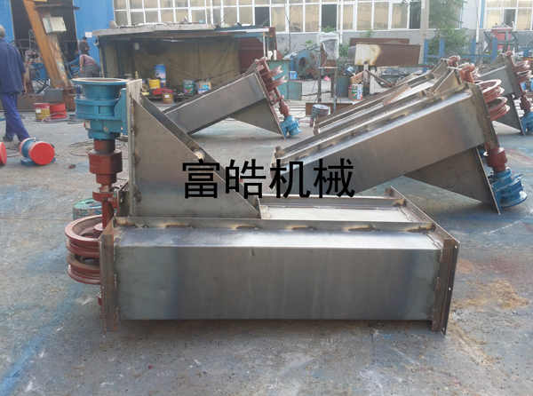 環(huán)鏈提升機(jī)適用于粉狀、顆粒狀物料